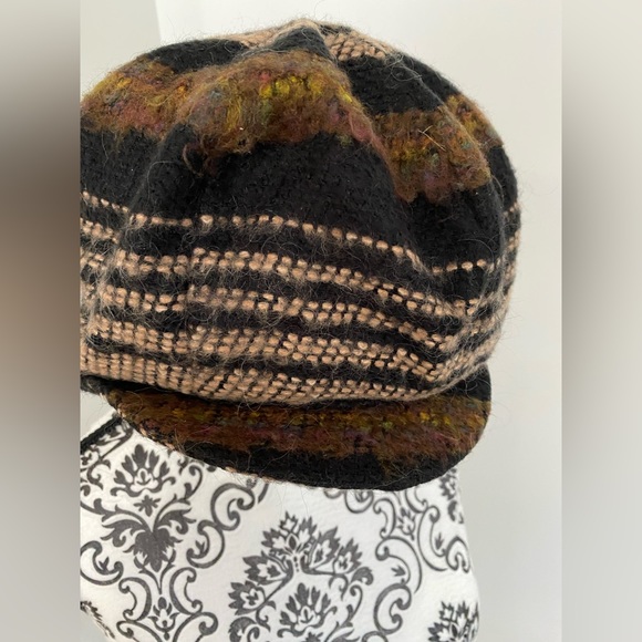 Stylish Winter Hat - vintage! - Picture 2 of 4